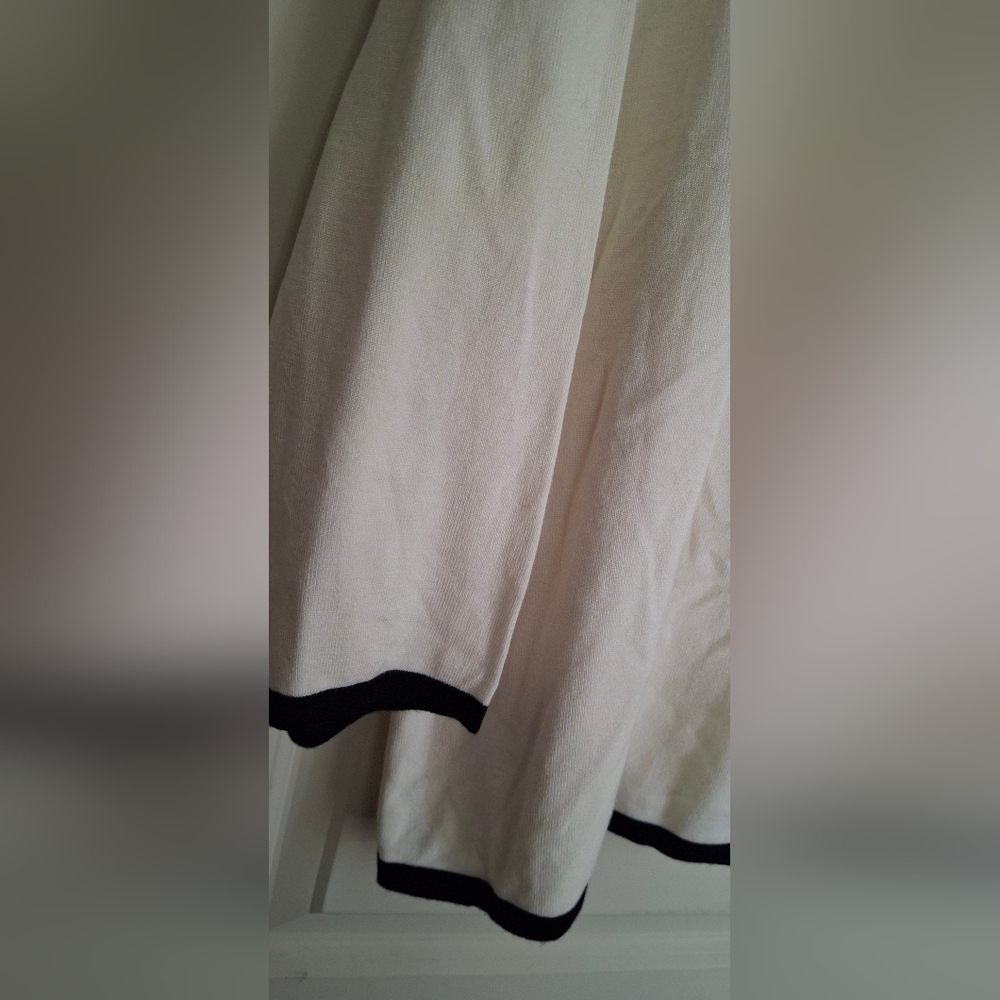 Alfred Dunner White Top with Black Trim Rayon/ Nylos XL Formal Party Church - Picture 3 of 10
